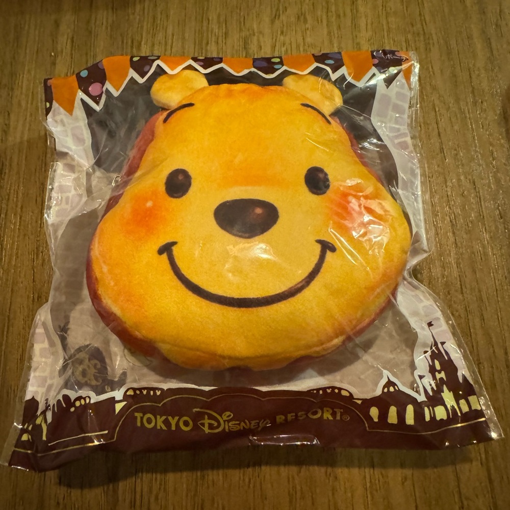 NWT Tokyo Disney Resort Pooh Plush coin Purse!
